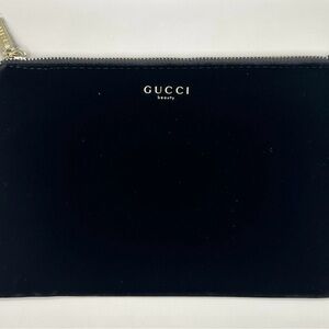 NEW GUCCI Beauty Black Velvet Makeup Pouch ✨